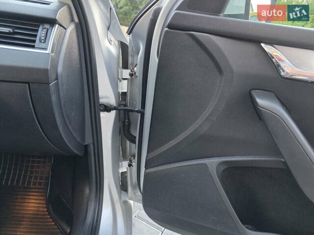 Серый Шкода Октавия, объемом двигателя 1.6 л и пробегом 330 тыс. км за 9900 $, фото 47 на Automoto.ua