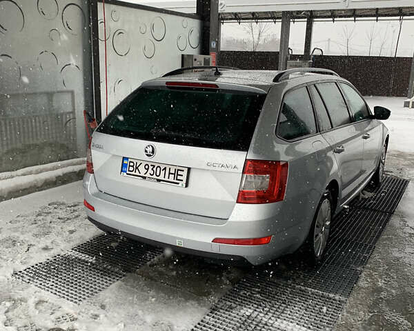 Серый Шкода Октавия, объемом двигателя 1.6 л и пробегом 259 тыс. км за 10500 $, фото 1 на Automoto.ua