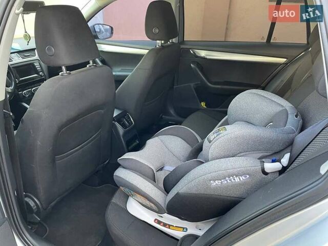Сірий Шкода Октавія, об'ємом двигуна 1.6 л та пробігом 315 тис. км за 9000 $, фото 22 на Automoto.ua