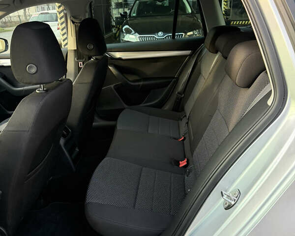 Сірий Шкода Октавія, об'ємом двигуна 1.6 л та пробігом 264 тис. км за 9600 $, фото 11 на Automoto.ua