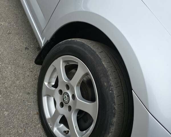 Сірий Шкода Октавія, об'ємом двигуна 1.8 л та пробігом 258 тис. км за 10950 $, фото 5 на Automoto.ua