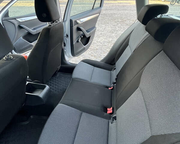 Серый Шкода Октавия, объемом двигателя 1.6 л и пробегом 370 тыс. км за 9200 $, фото 8 на Automoto.ua