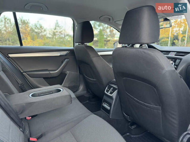 Сірий Шкода Октавія, об'ємом двигуна 1.6 л та пробігом 180 тис. км за 10399 $, фото 27 на Automoto.ua