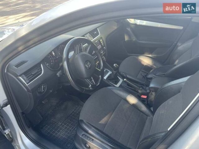 Сірий Шкода Октавія, об'ємом двигуна 1.6 л та пробігом 287 тис. км за 11200 $, фото 4 на Automoto.ua