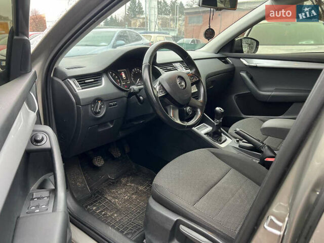 Серый Шкода Октавия, объемом двигателя 1.6 л и пробегом 264 тыс. км за 10600 $, фото 16 на Automoto.ua