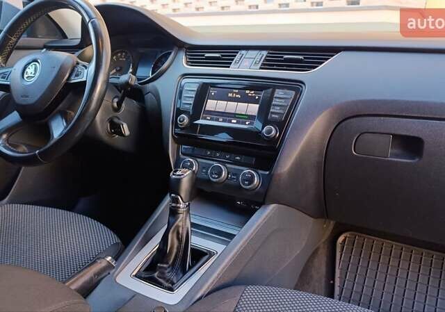 Серый Шкода Октавия, объемом двигателя 1.6 л и пробегом 290 тыс. км за 8900 $, фото 25 на Automoto.ua