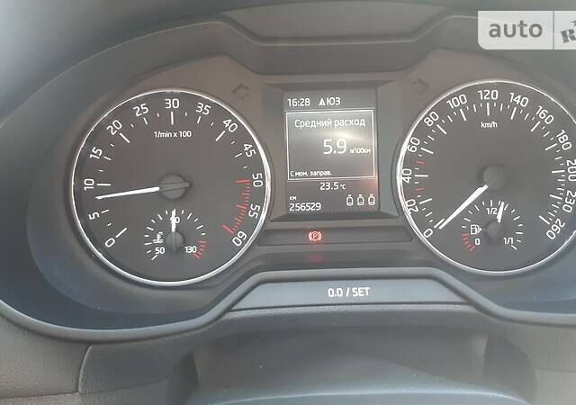 Шкода Октавия 2014 в Львове на Automoto.ua Серый Шкода Октавия, объемом двигателя 1.6 л и пробегом 294 тыс. км за 11499 $, фото 20 на Automoto.ua