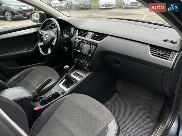 Сірий Шкода Октавія, об'ємом двигуна 1.6 л та пробігом 286 тис. км за 10999 $, фото 32 на Automoto.ua