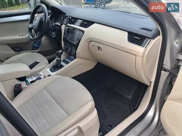 Шкода Октавія 2014 у Костополе на Automoto.ua Сірий Шкода Октавія, об'ємом двигуна 1.97 л та пробігом 364 тис. км за 11600 $, фото 18 на Automoto.ua