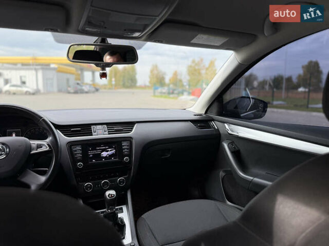 Серый Шкода Октавия, объемом двигателя 1.6 л и пробегом 158 тыс. км за 12500 $, фото 99 на Automoto.ua