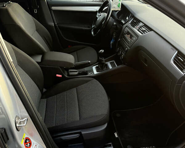 Сірий Шкода Октавія, об'ємом двигуна 1.6 л та пробігом 264 тис. км за 9600 $, фото 26 на Automoto.ua