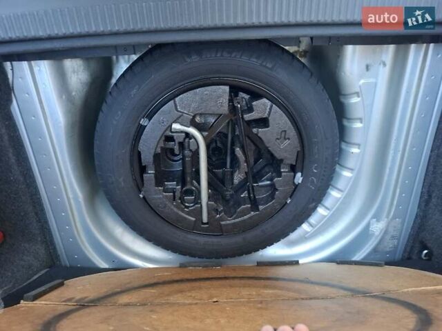 Серый Шкода Октавия, объемом двигателя 2 л и пробегом 316 тыс. км за 11700 $, фото 17 на Automoto.ua