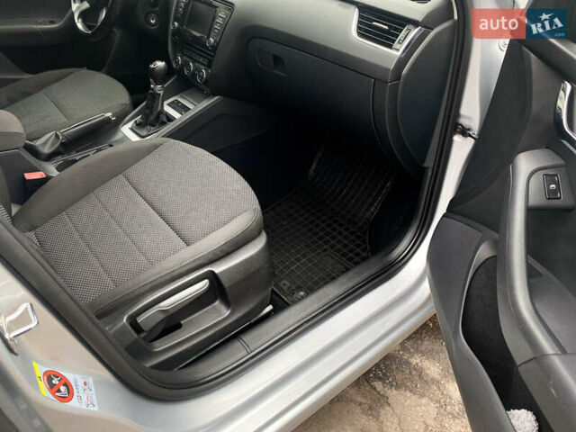 Серый Шкода Октавия, объемом двигателя 1.97 л и пробегом 315 тыс. км за 9999 $, фото 5 на Automoto.ua