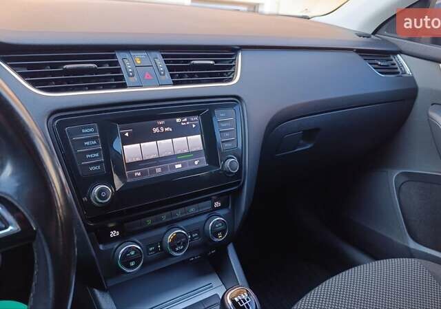 Серый Шкода Октавия, объемом двигателя 1.6 л и пробегом 290 тыс. км за 8900 $, фото 26 на Automoto.ua