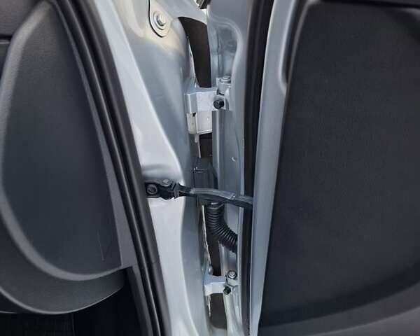 Серый Шкода Октавия, объемом двигателя 2 л и пробегом 316 тыс. км за 11700 $, фото 8 на Automoto.ua