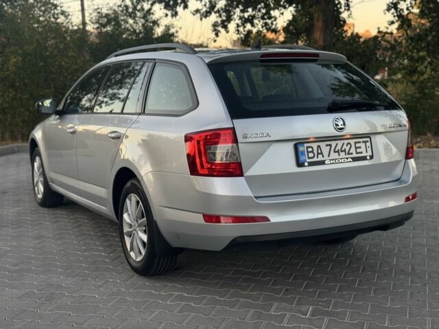 Серый Шкода Октавия, объемом двигателя 1.6 л и пробегом 180 тыс. км за 10299 $, фото 7 на Automoto.ua