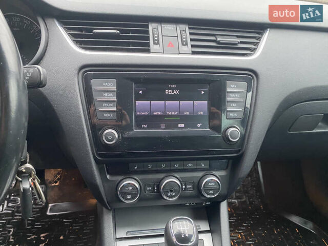 Сірий Шкода Октавія, об'ємом двигуна 1.6 л та пробігом 256 тис. км за 9300 $, фото 10 на Automoto.ua