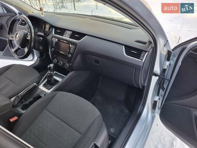 Серый Шкода Октавия, объемом двигателя 2 л и пробегом 316 тыс. км за 11700 $, фото 16 на Automoto.ua