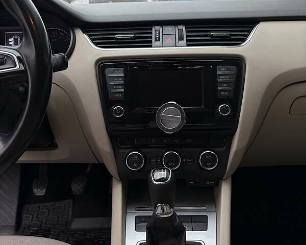 Сірий Шкода Октавія, об'ємом двигуна 1.97 л та пробігом 377 тис. км за 10500 $, фото 18 на Automoto.ua