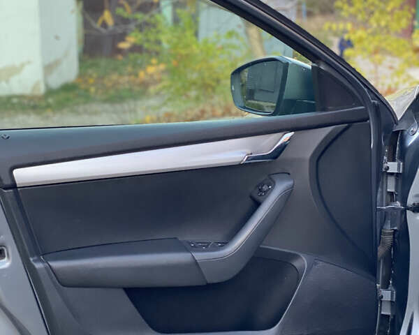 Сірий Шкода Октавія, об'ємом двигуна 2 л та пробігом 225 тис. км за 12200 $, фото 25 на Automoto.ua