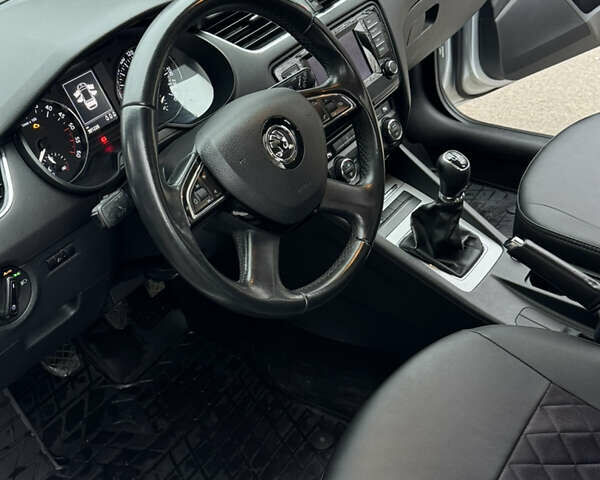 Сірий Шкода Октавія, об'ємом двигуна 1.6 л та пробігом 301 тис. км за 10700 $, фото 11 на Automoto.ua