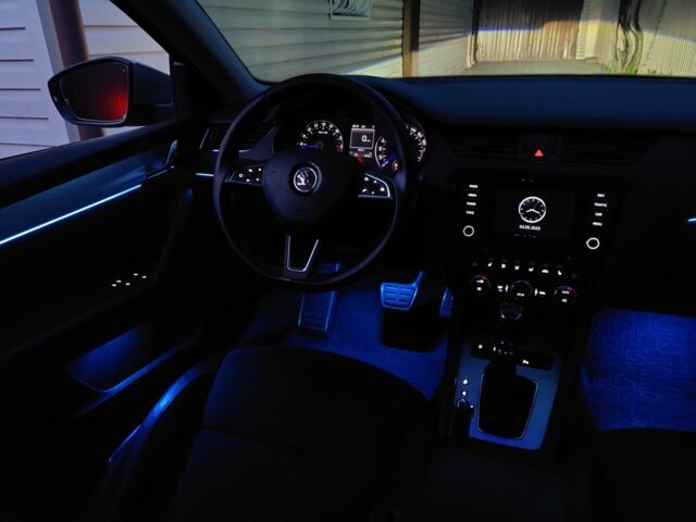 Шкода Октавия 2014 в Кривом Роге на Automoto.ua Серый Шкода Октавия, объемом двигателя 2 л и пробегом 360 тыс. км за 12000 $, фото 3 на Automoto.ua