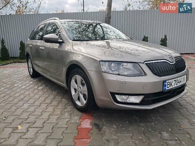 Шкода Октавія 2014 у Костополе на Automoto.ua Сірий Шкода Октавія, об'ємом двигуна 1.97 л та пробігом 364 тис. км за 11600 $, фото 3 на Automoto.ua