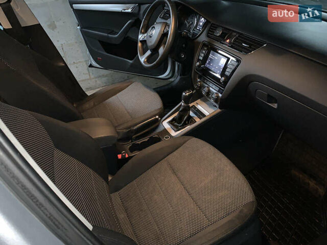 Шкода Октавия 2014 в Ровно на Automoto.ua Серый Шкода Октавия, объемом двигателя 1.6 л и пробегом 259 тыс. км за 10500 $, фото 6 на Automoto.ua