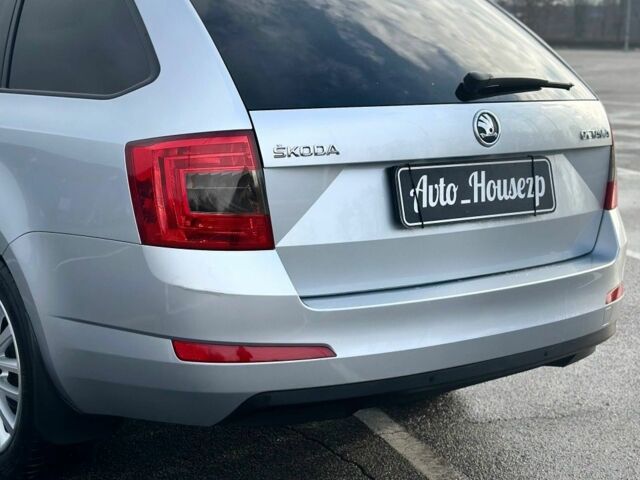 Серый Шкода Октавия, объемом двигателя 0 л и пробегом 237 тыс. км за 10300 $, фото 5 на Automoto.ua