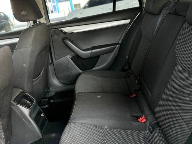 Серый Шкода Октавия, объемом двигателя 0 л и пробегом 180 тыс. км за 8500 $, фото 7 на Automoto.ua