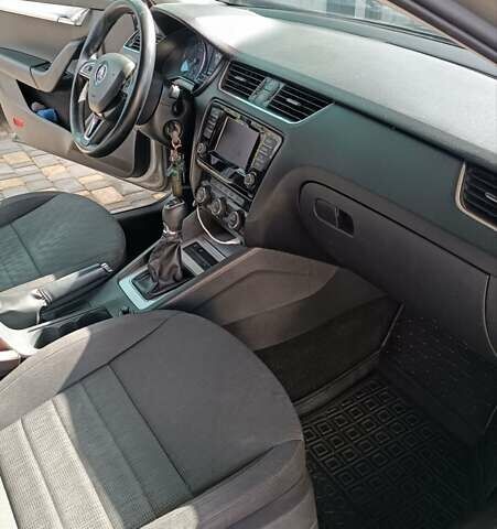 Серый Шкода Октавия, объемом двигателя 1.97 л и пробегом 328 тыс. км за 11400 $, фото 17 на Automoto.ua