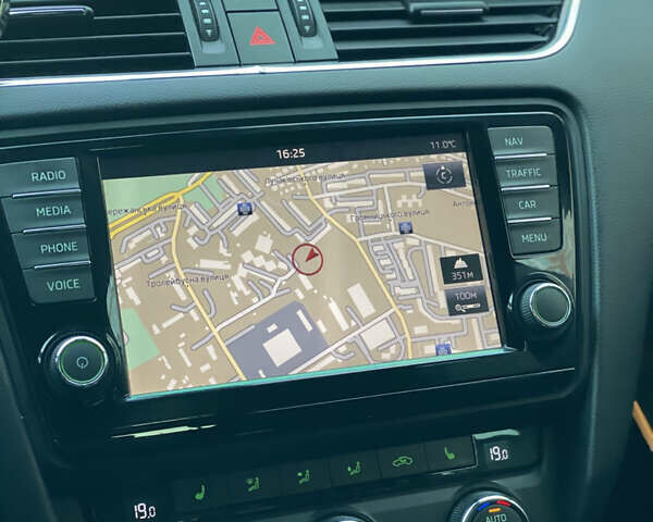 Сірий Шкода Октавія, об'ємом двигуна 2 л та пробігом 225 тис. км за 12200 $, фото 38 на Automoto.ua