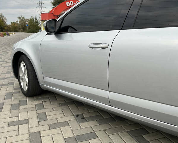 Серый Шкода Октавия, объемом двигателя 1.6 л и пробегом 206 тыс. км за 12700 $, фото 5 на Automoto.ua
