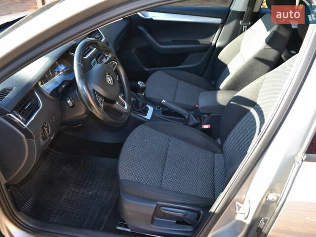 Серый Шкода Октавия, объемом двигателя 2 л и пробегом 228 тыс. км за 12500 $, фото 15 на Automoto.ua