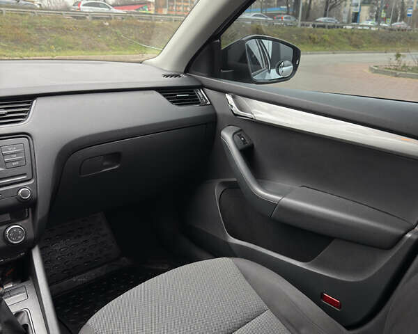 Серый Шкода Октавия, объемом двигателя 1.6 л и пробегом 270 тыс. км за 9300 $, фото 19 на Automoto.ua