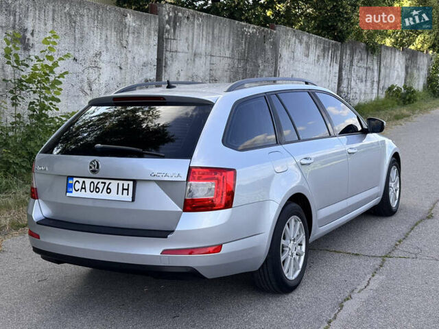 Серый Шкода Октавия, объемом двигателя 1.6 л и пробегом 260 тыс. км за 10000 $, фото 11 на Automoto.ua