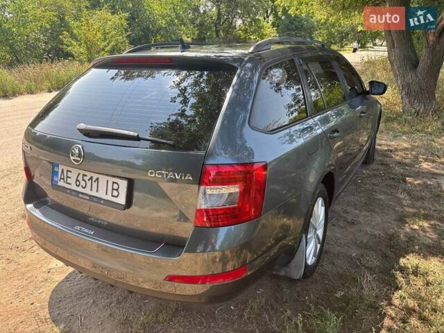 Серый Шкода Октавия, объемом двигателя 1.6 л и пробегом 362 тыс. км за 10500 $, фото 7 на Automoto.ua