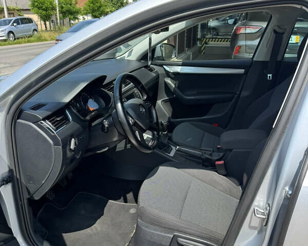 Сірий Шкода Октавія, об'ємом двигуна 1.6 л та пробігом 265 тис. км за 9999 $, фото 10 на Automoto.ua