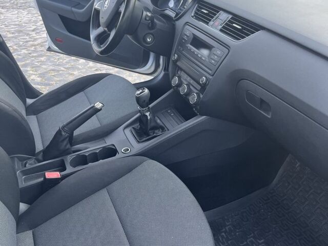 Серый Шкода Октавия, объемом двигателя 1.6 л и пробегом 370 тыс. км за 8900 $, фото 5 на Automoto.ua