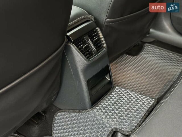 Сірий Шкода Октавія, об'ємом двигуна 1.6 л та пробігом 286 тис. км за 10999 $, фото 49 на Automoto.ua