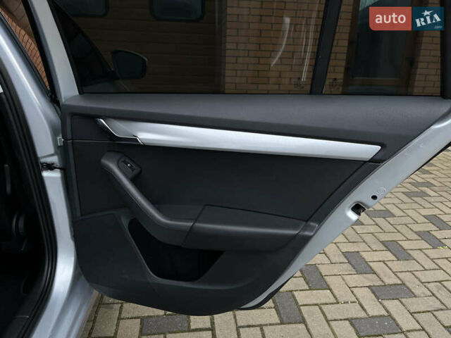 Сірий Шкода Октавія, об'ємом двигуна 1.8 л та пробігом 247 тис. км за 11350 $, фото 26 на Automoto.ua