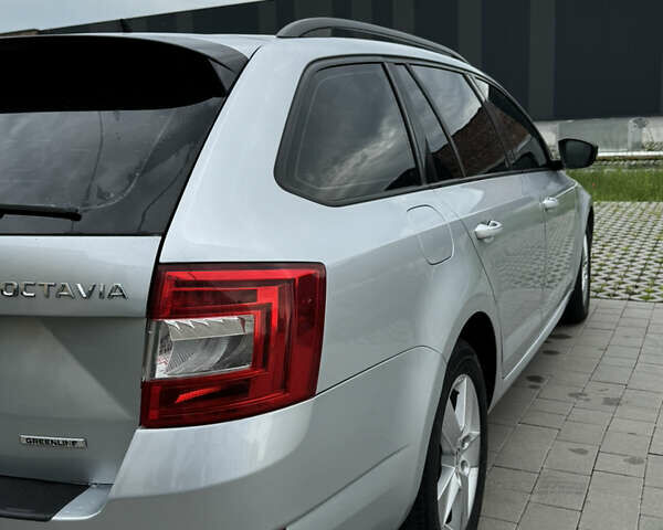 Шкода Октавия 2014 в Хмельницком на Automoto.ua Серый Шкода Октавия, объемом двигателя 1.6 л и пробегом 319 тыс. км за 9000 $, фото 8 на Automoto.ua