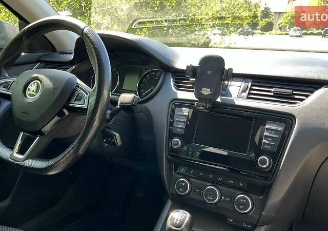 Серый Шкода Октавия, объемом двигателя 1.6 л и пробегом 292 тыс. км за 11000 $, фото 2 на Automoto.ua