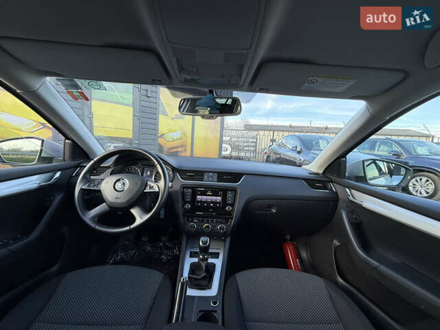Сірий Шкода Октавія, об'ємом двигуна 1.6 л та пробігом 230 тис. км за 10999 $, фото 4 на Automoto.ua