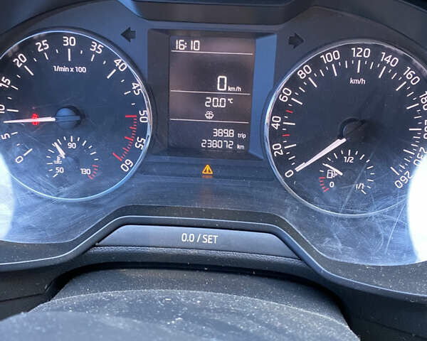 Сірий Шкода Октавія, об'ємом двигуна 1.6 л та пробігом 238 тис. км за 9000 $, фото 16 на Automoto.ua