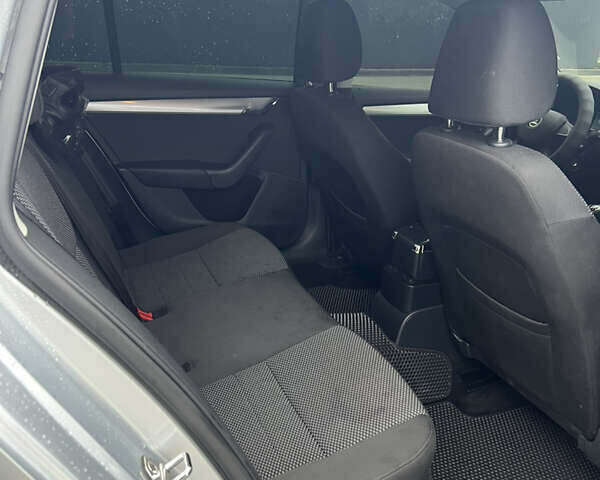 Серый Шкода Октавия, объемом двигателя 1.6 л и пробегом 207 тыс. км за 11000 $, фото 24 на Automoto.ua