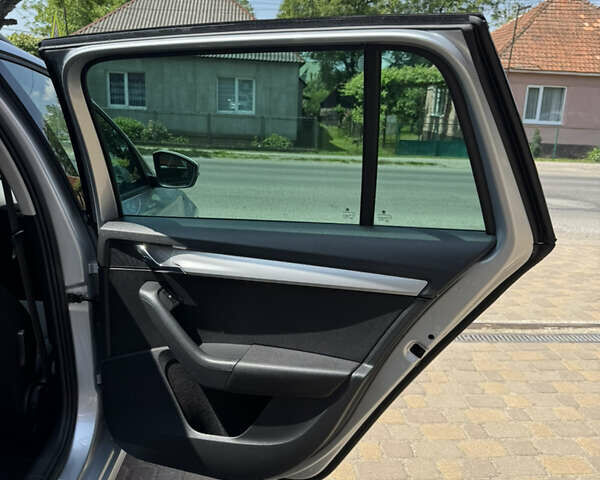 Сірий Шкода Октавія, об'ємом двигуна 1.6 л та пробігом 265 тис. км за 9999 $, фото 18 на Automoto.ua