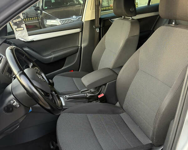 Сірий Шкода Октавія, об'ємом двигуна 1.6 л та пробігом 264 тис. км за 9600 $, фото 10 на Automoto.ua