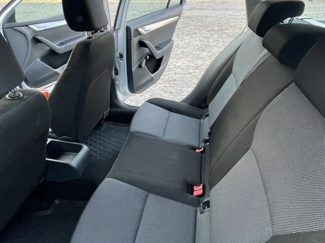 Серый Шкода Октавия, объемом двигателя 1.6 л и пробегом 370 тыс. км за 8900 $, фото 8 на Automoto.ua