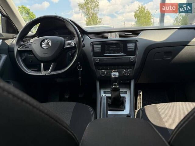 Серый Шкода Октавия, объемом двигателя 1.6 л и пробегом 293 тыс. км за 9796 $, фото 42 на Automoto.ua